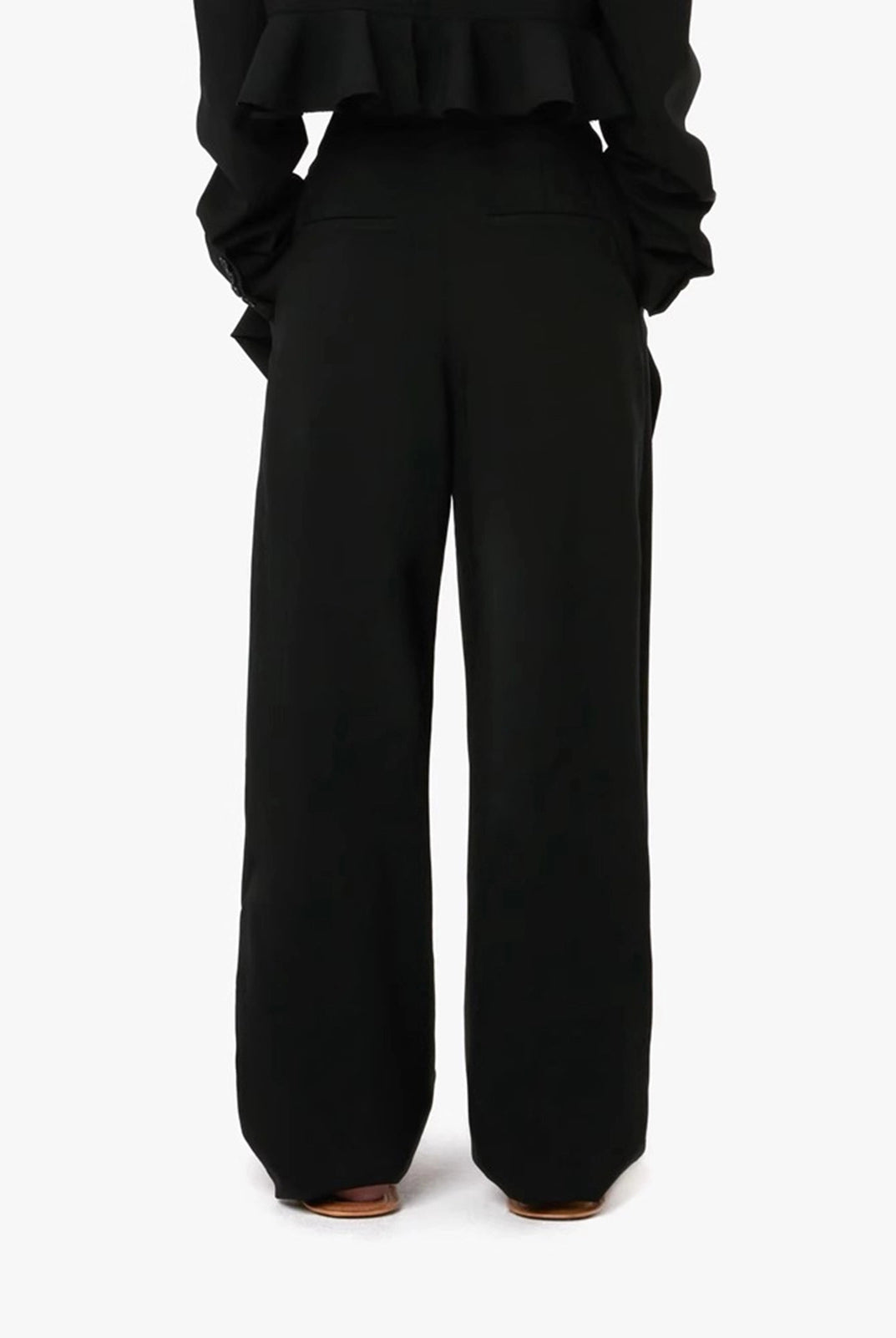 Ashore_Shop_stylish_black_two-piece_suit_with_modern_design_elements-4