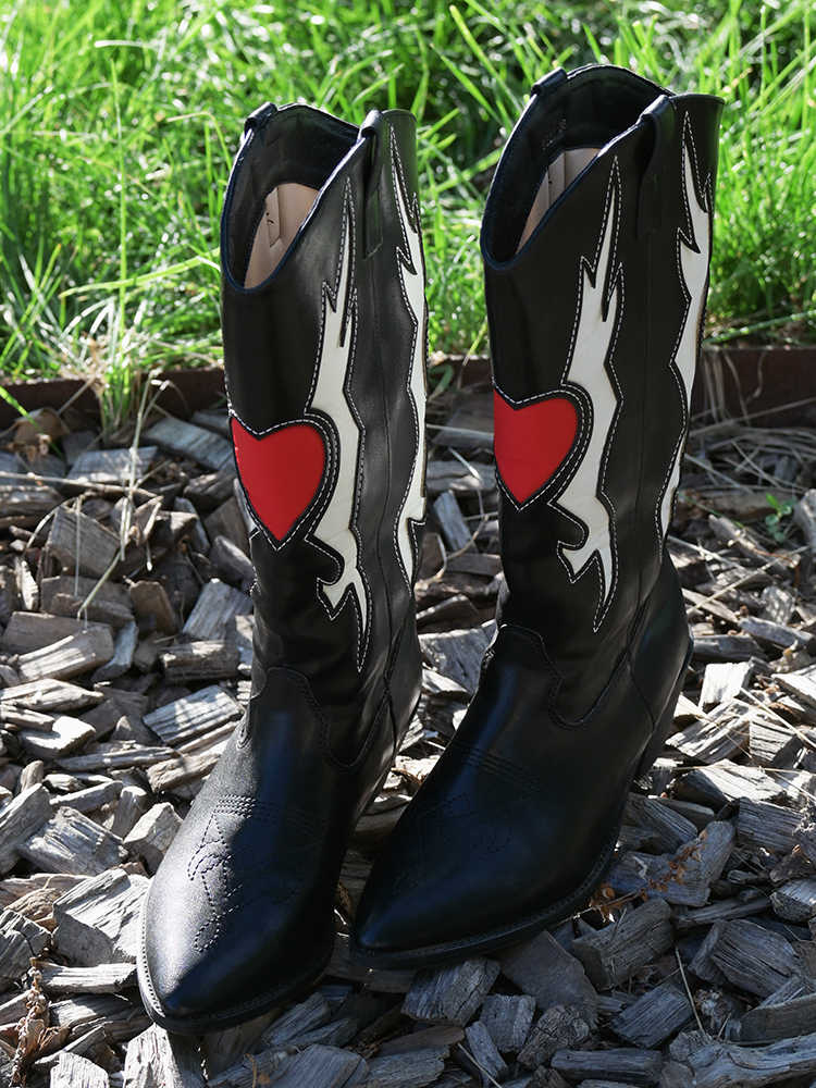 Ashore_Western_Shop_black_western_cowgirl_boots_with_distinctive_embroidery