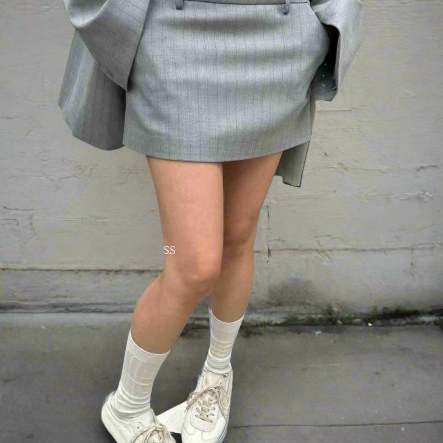 2025 Women spring new fashionable loose hot trend wider drop pad shoulder skirt sets