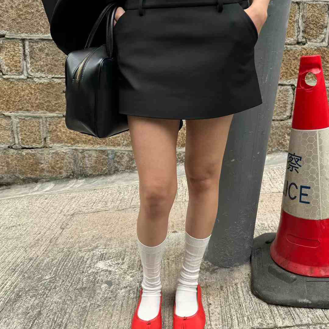 2025 Women spring new fashionable loose hot trend wider drop pad shoulder skirt sets