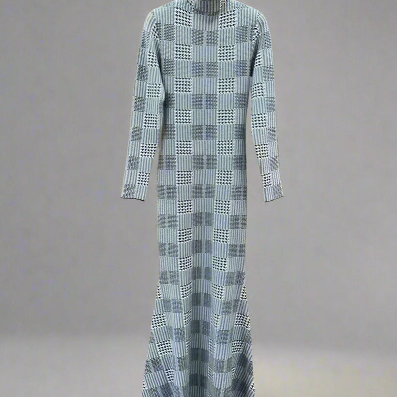 Ashore Shop Slim super long knitted dress with elegant long sleeves and a dramatic flare hem dresd