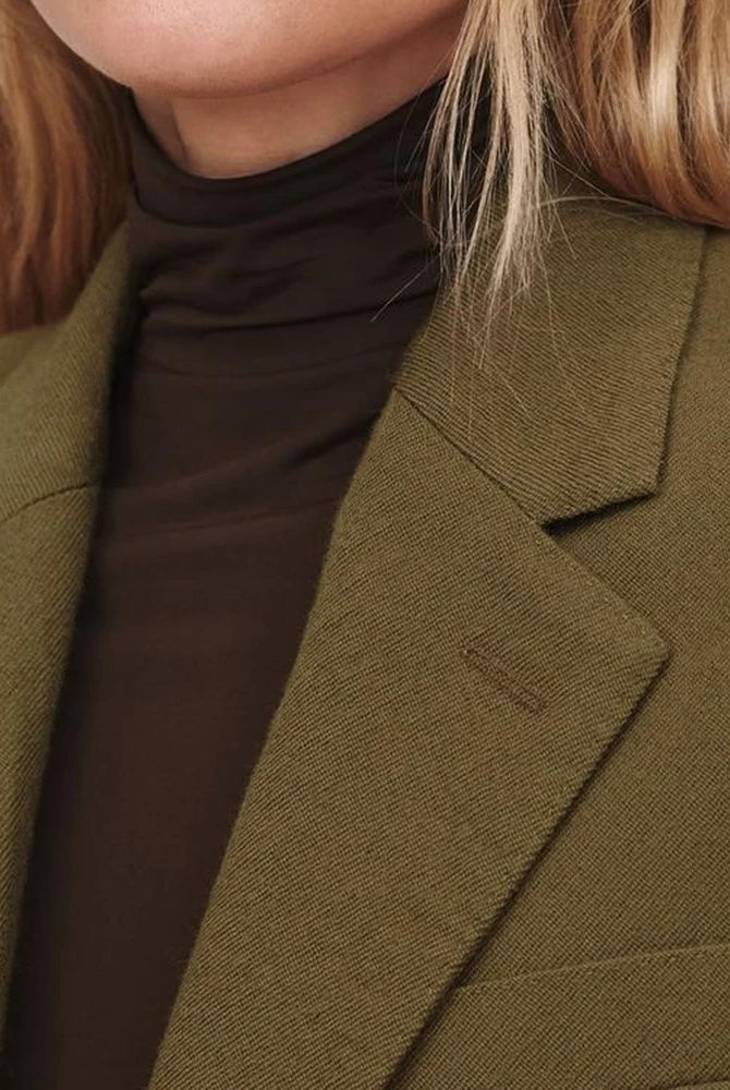 Women_s_Two-Piece_Sets_Fitted_Waist_Blazer_Top_and_High-Waist_Loose_Pants-45