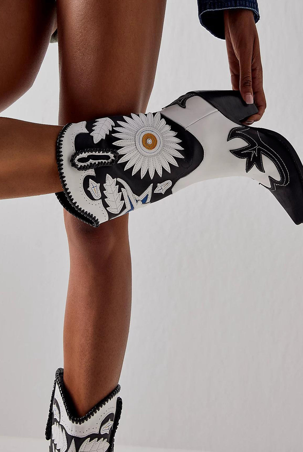 Cowboy Mid Cald Boots Floral Design Cowgirls Embroidery Slip On Riding Booties