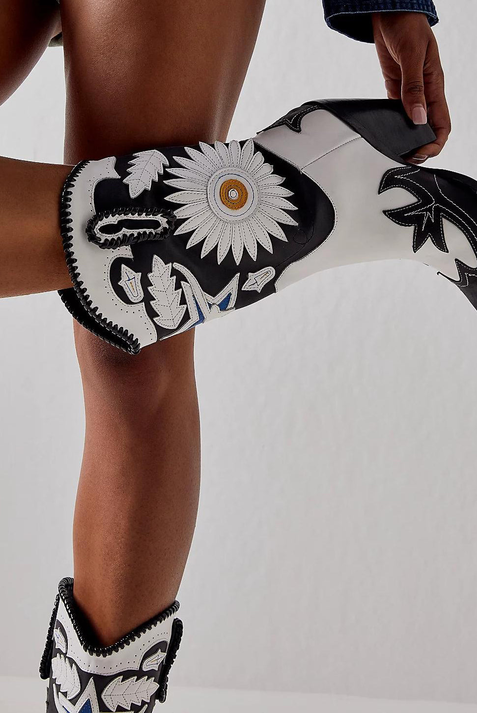 Cowboy Mid Cald Boots Floral Design Cowgirls Embroidery Slip On Riding Booties