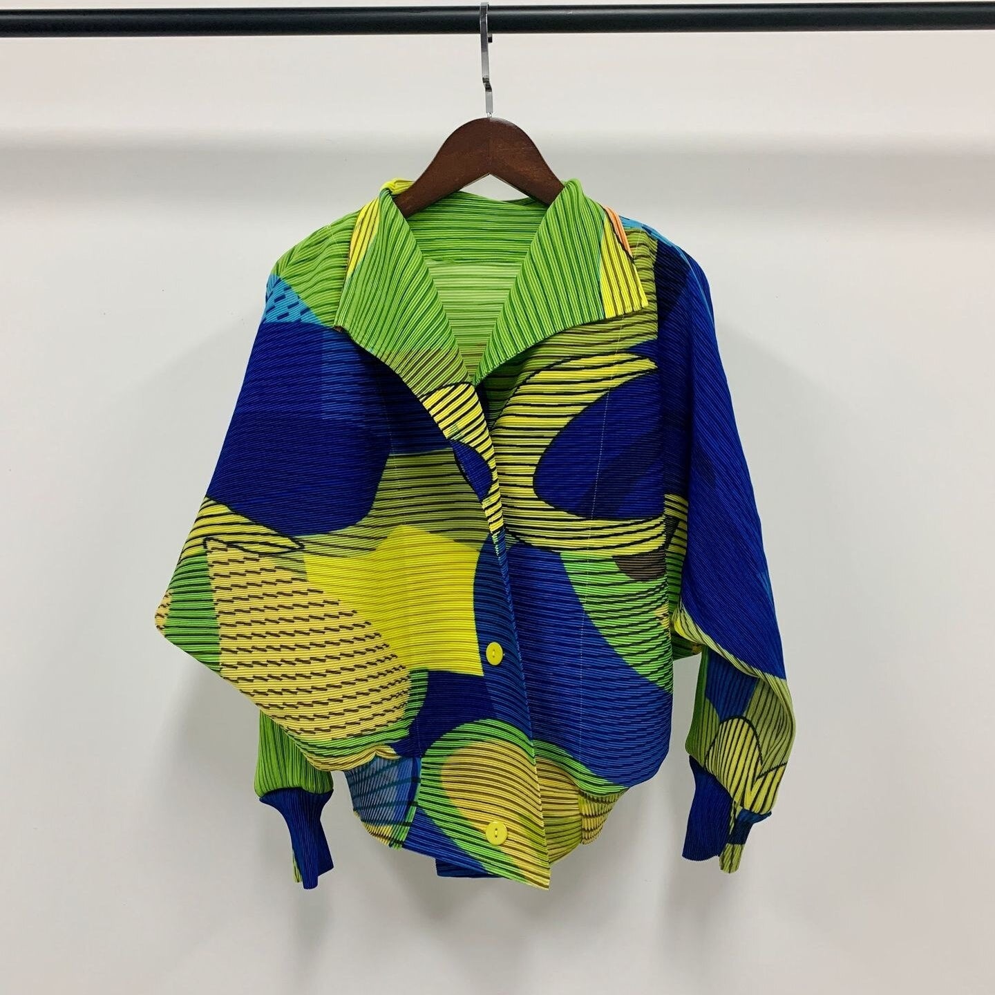 ASHORE Ripple Stretch: Print Pleated Shirts For Women Turn-down Collar Long Sleeves Single Breasted Tops Female Vintage Clothes Spring