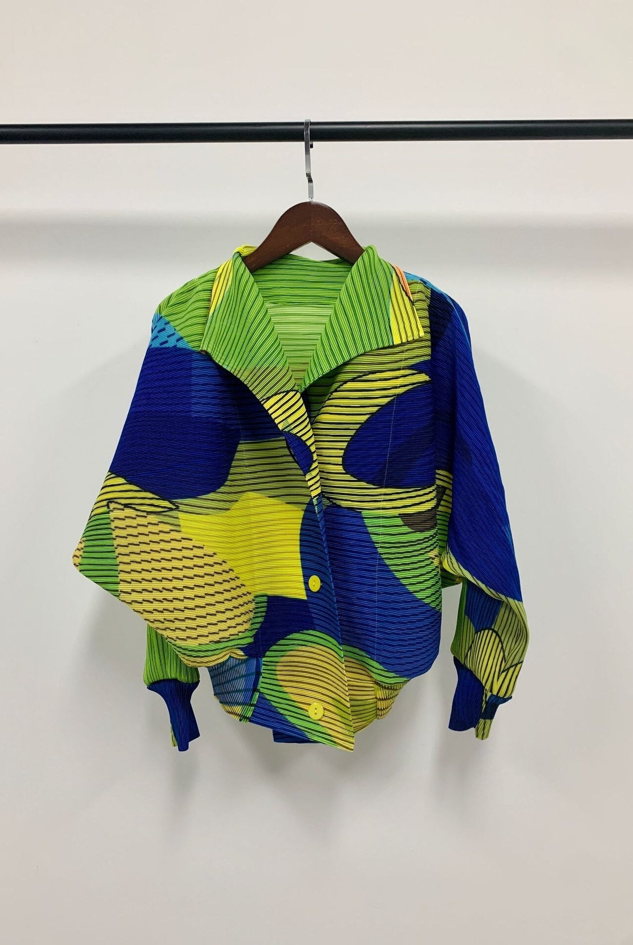 ASHORE Ripple Stretch: Print Pleated Shirts For Women Turn-down Collar Long Sleeves Single Breasted Tops Female Vintage Clothes Spring