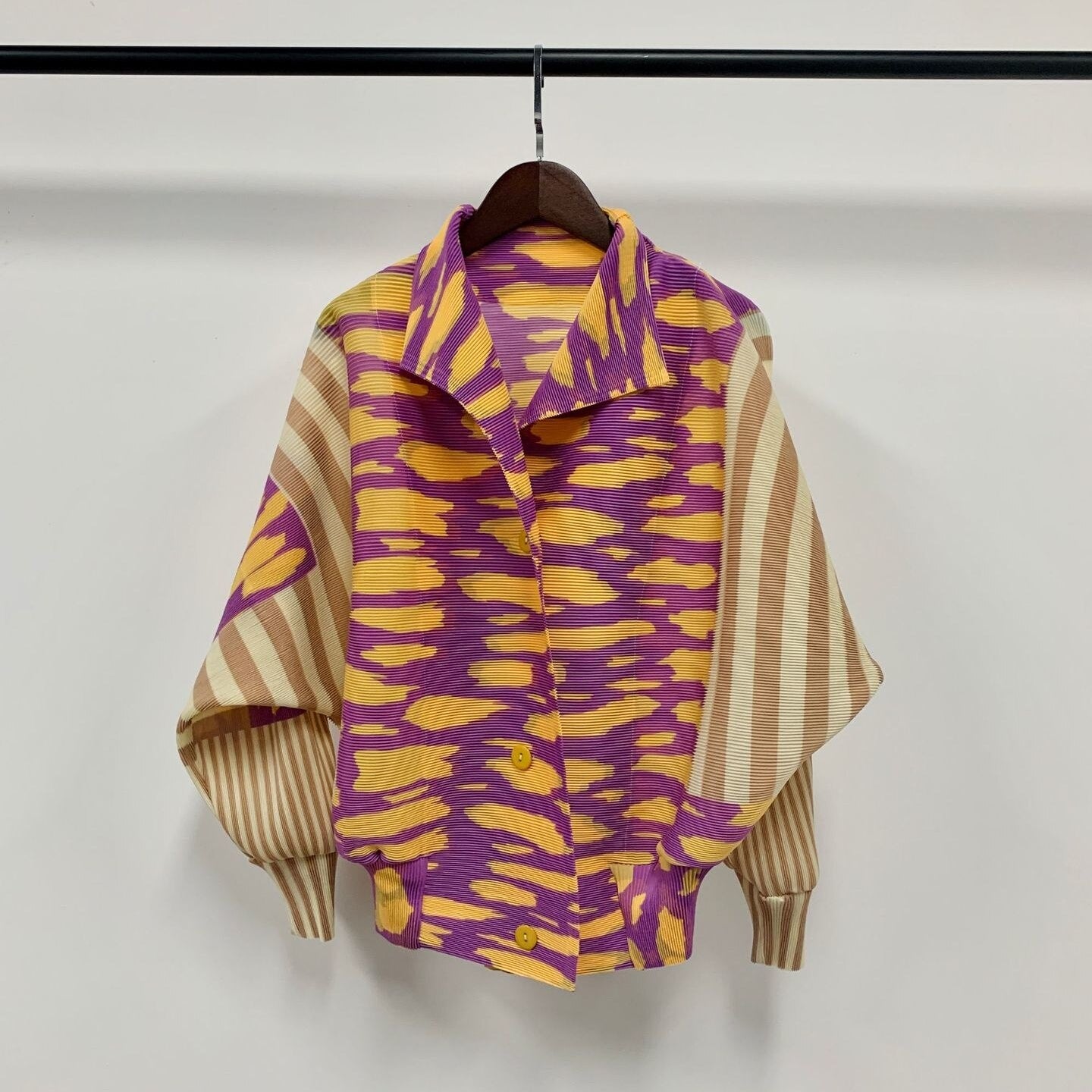 ASHORE Ripple Stretch: Print Pleated Shirts For Women Turn-down Collar Long Sleeves Single Breasted Tops Female Vintage Clothes Spring