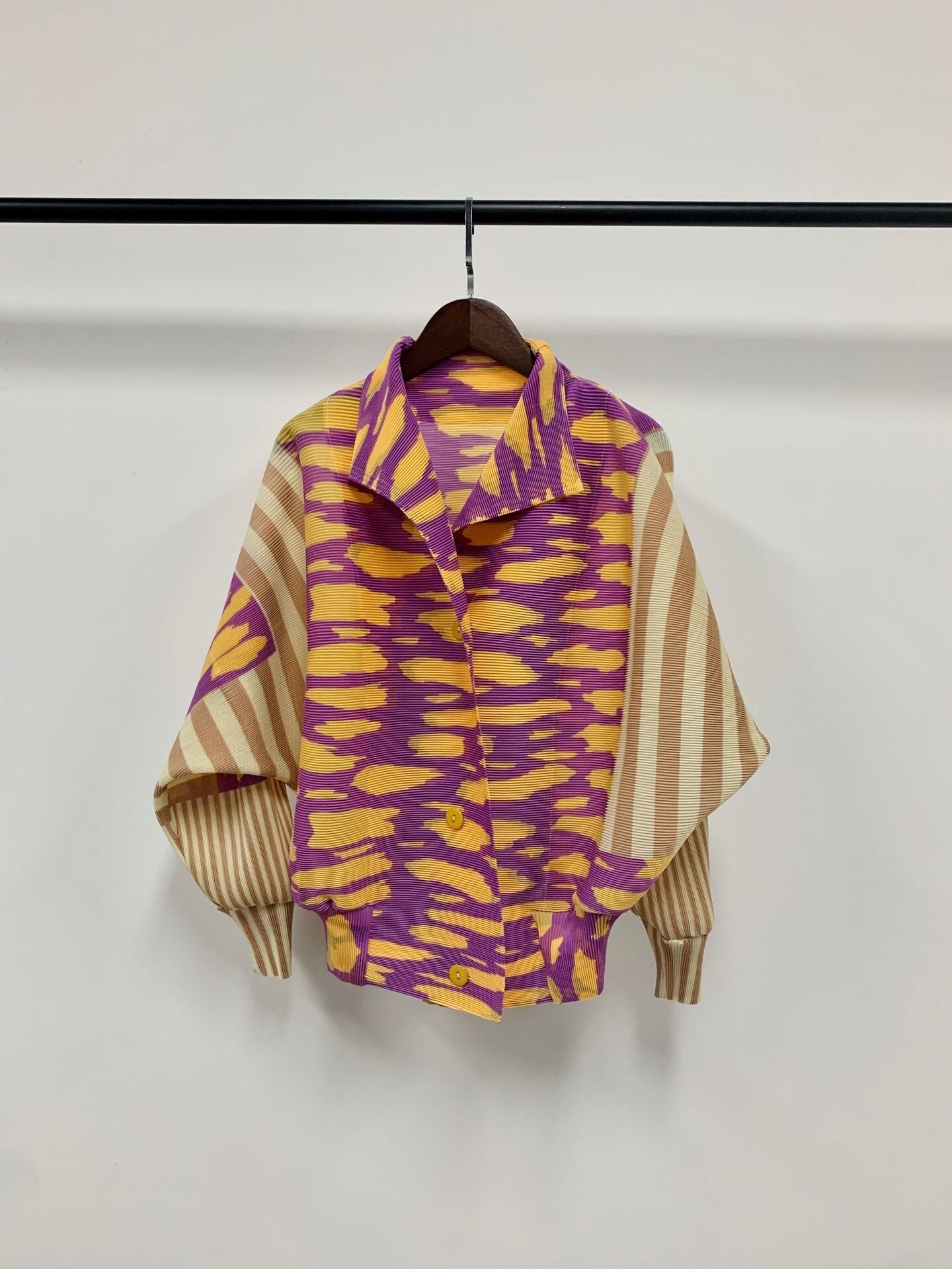 ASHORE Ripple Stretch: Print Pleated Shirts For Women Turn-down Collar Long Sleeves Single Breasted Tops Female Vintage Clothes Spring