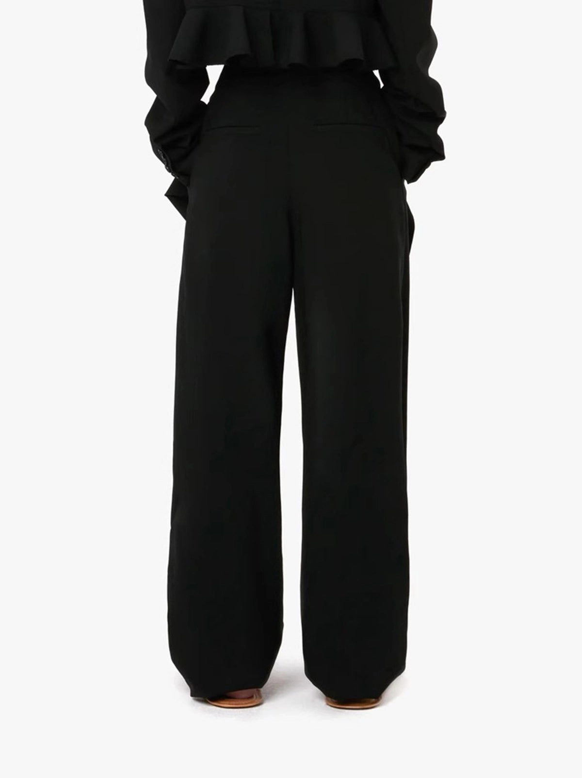 Ashore_Shop_stylish_black_two-piece_suit_with_modern_design_elements-4