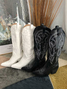 Ashore_Western_Shop_Classic_Black_and_White_Cowgirl_Embroidery_Boots