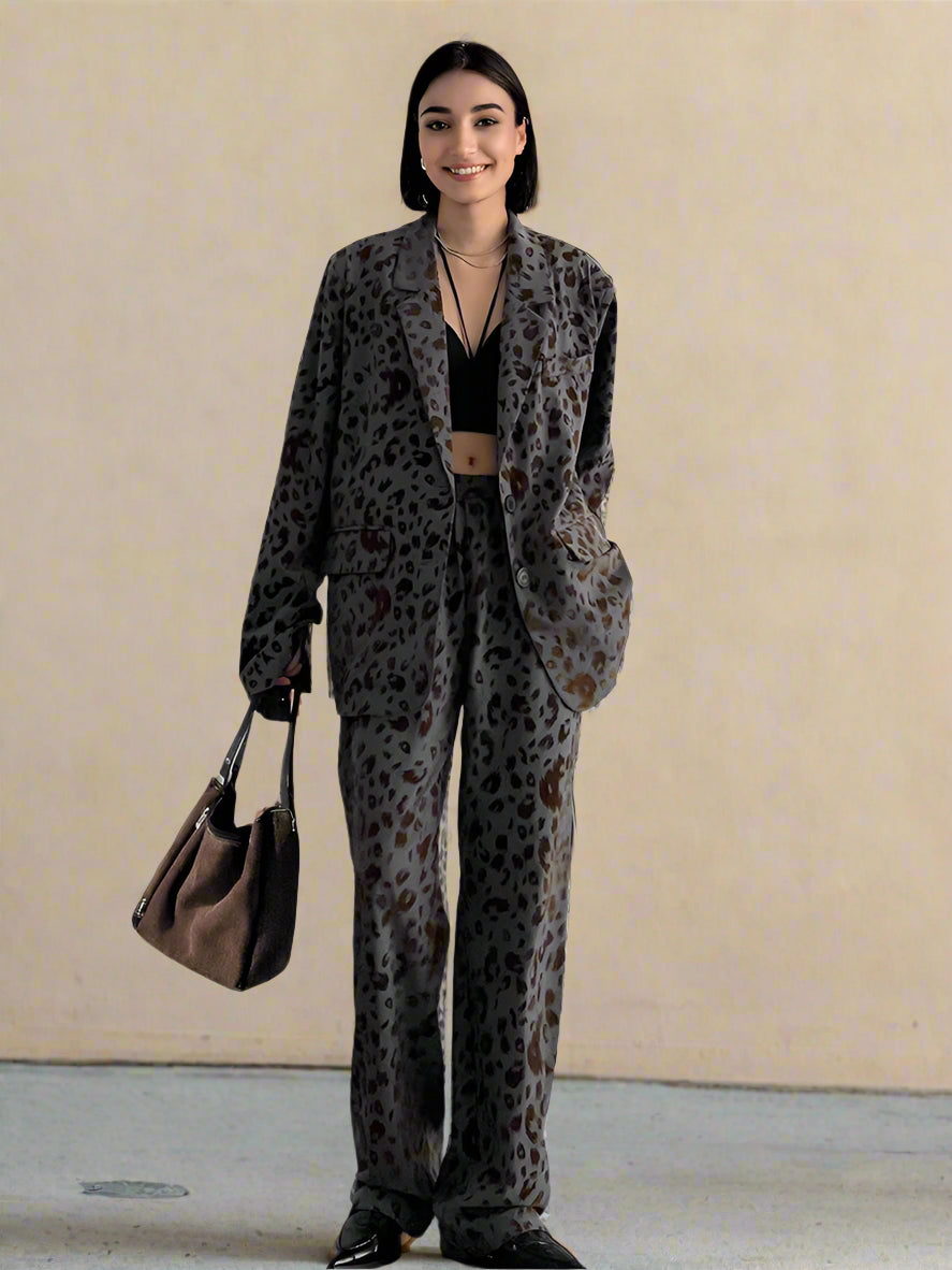 Women_s_Muted_Leopard_Pattern_Suit_Set_Chic_and_Sophisticated_Statement_Wear
