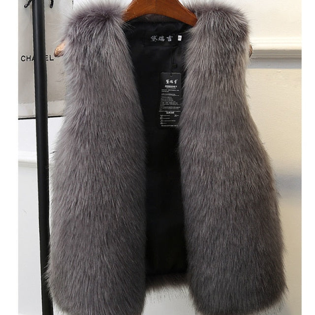 New Winter Female Fox Fur Vest Coat Winter Warm White Black Gray Fur Vest Jacket Large Size 2XL Sleeveless Coat